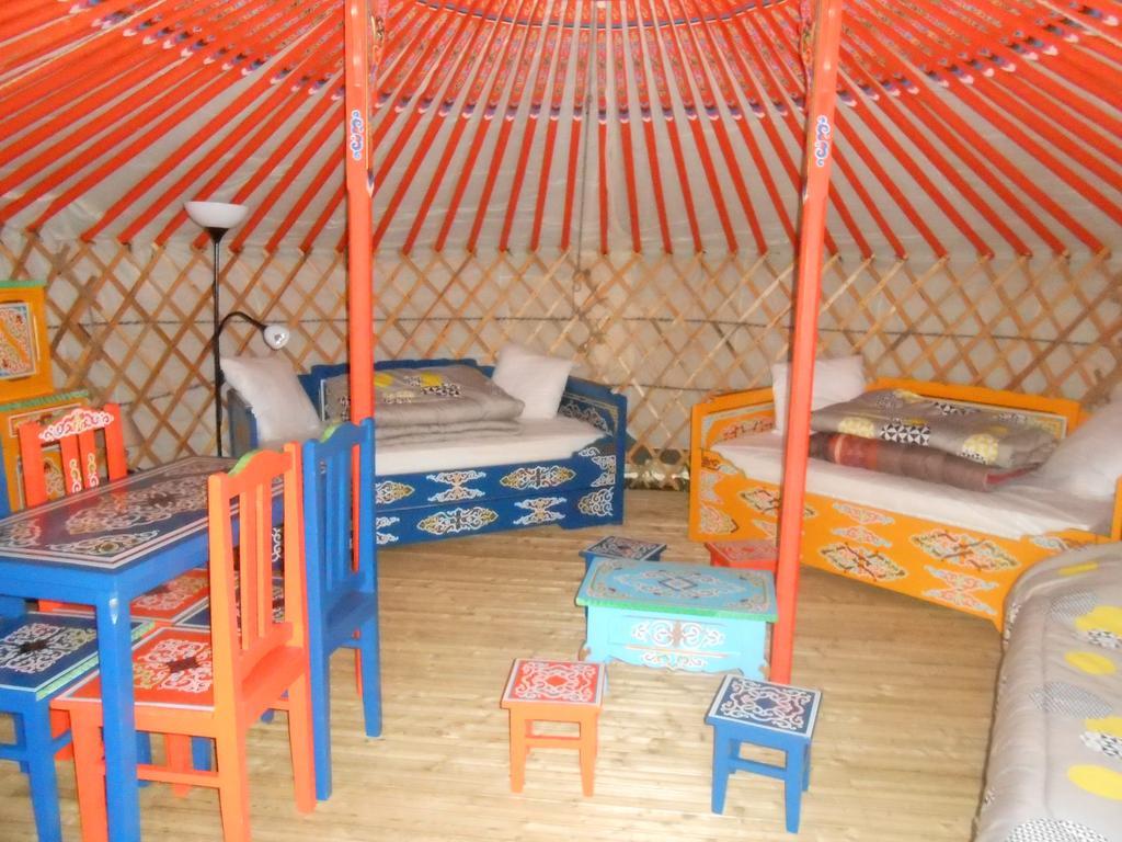 Camping Kerlaudy Mer Et Yourtes Plouenan Exterior photo